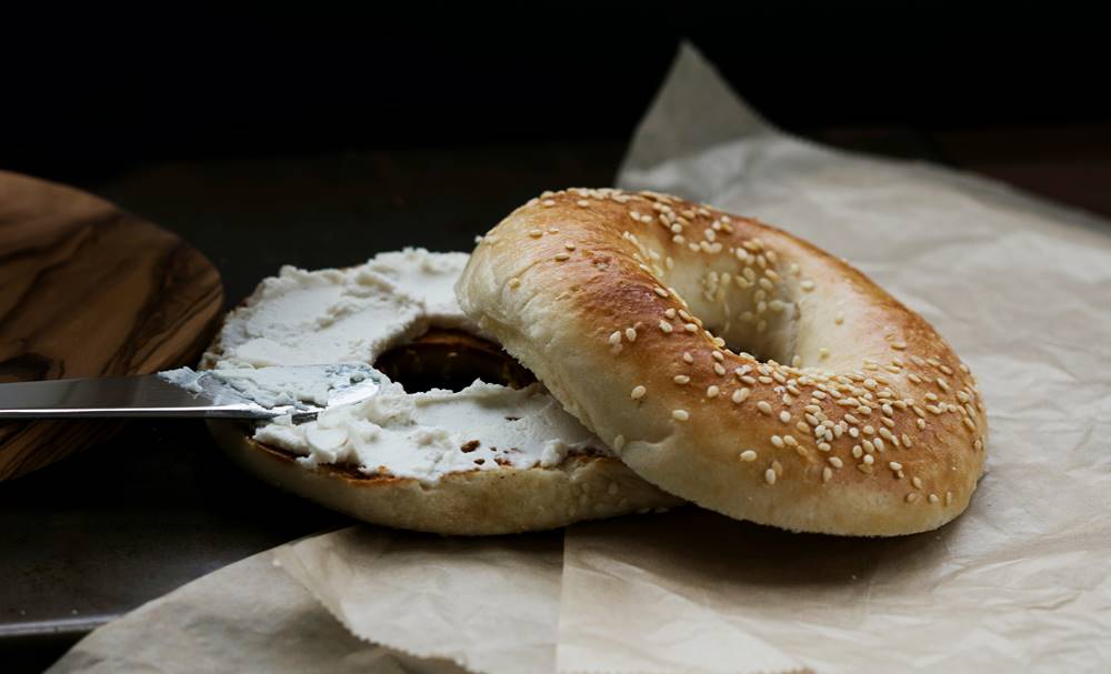 american breakfast bagels with cream cheese