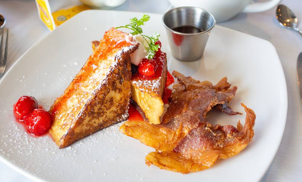 american breakfast french toast